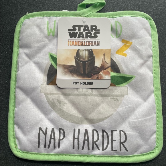 Star Wars Mandalorian Green and White Pot Holder - Picture 4 of 5